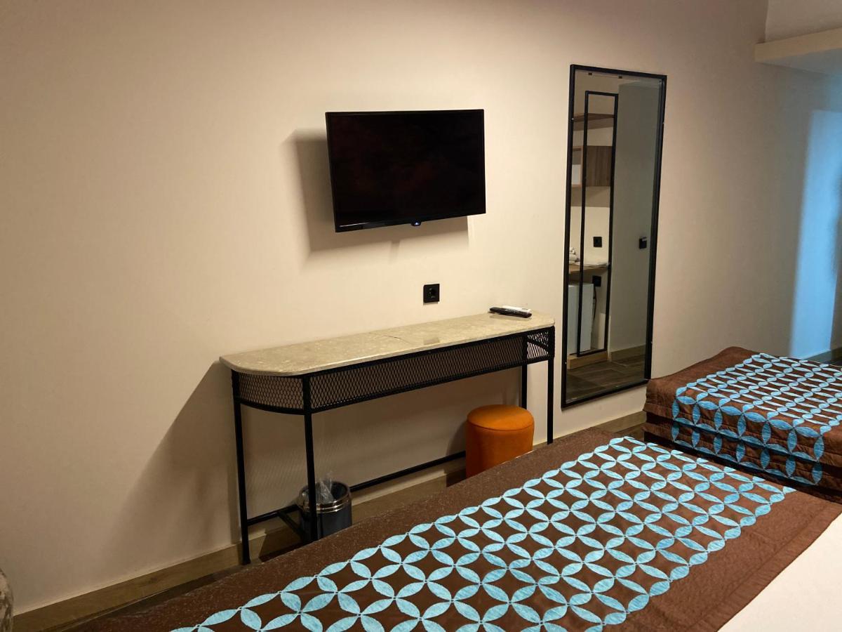 Lupo Libero Otel